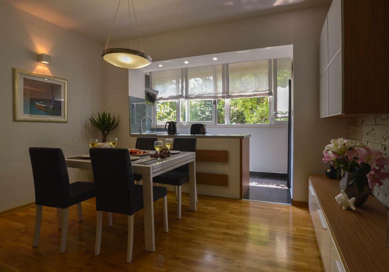 Kolombo Lux Apartment สปลิท ภายนอก รูปภาพ