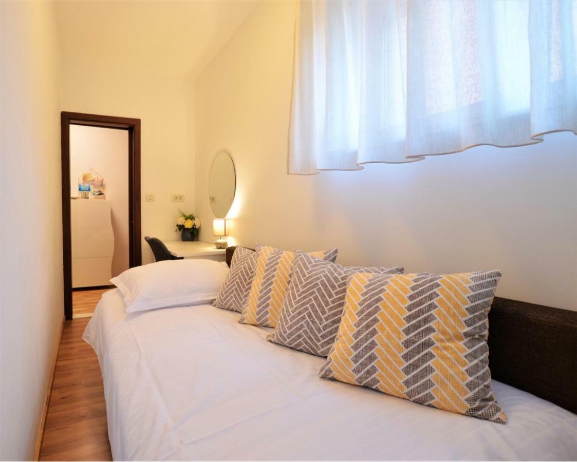 Kolombo Lux Apartment สปลิท ภายนอก รูปภาพ